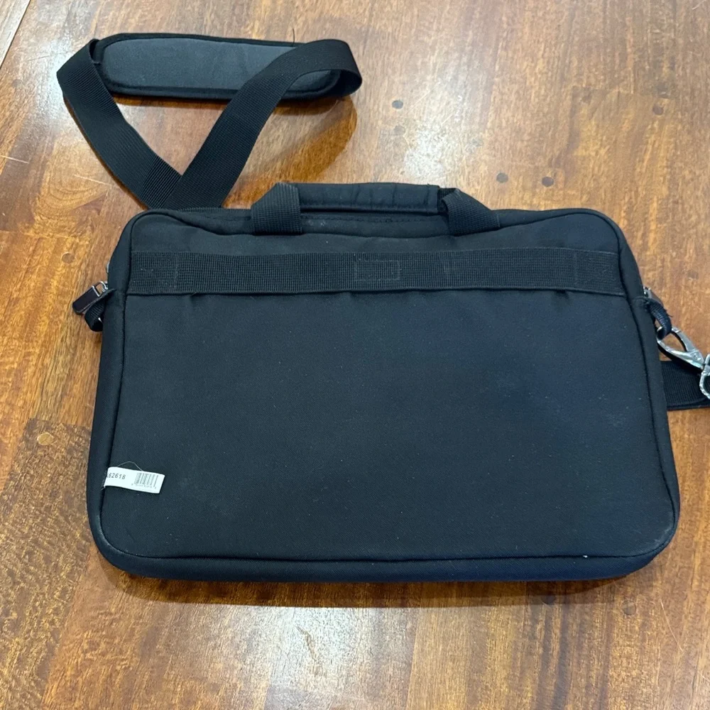 Kensington Black Laptop Messenger Bag